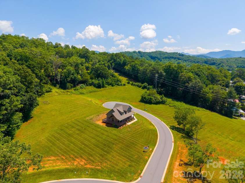 50 Fairview Street, Franklin, NC 28734.  MLS# CAR4378017, YatesRealty ID 21016. 