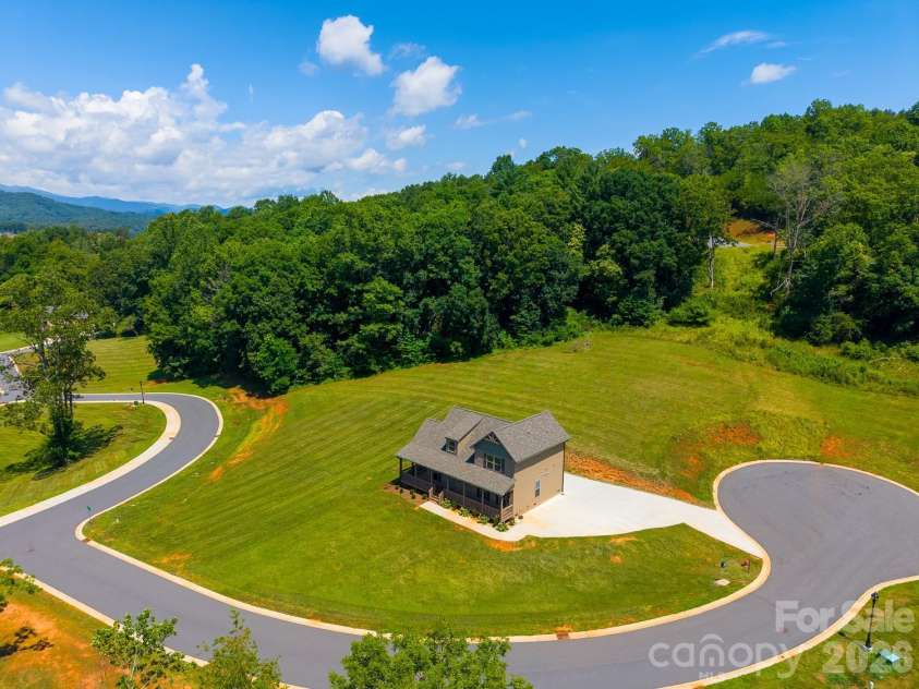 50 Fairview Street, Franklin, NC 28734.  MLS# CAR4378017, YatesRealty ID 21016. 