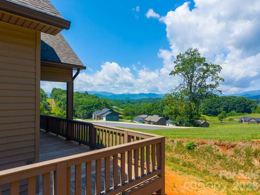 50 Fairview Street, Franklin, NC 28734.  MLS# CAR4378017, YatesRealty ID 21016. 