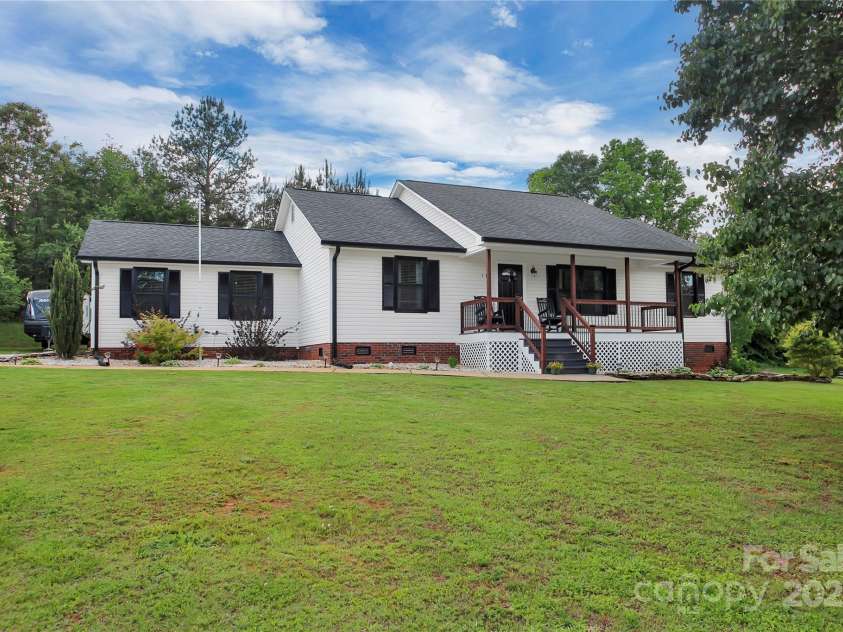 118 Harvey Vale Circle, Blacksburg, SC 29702.  MLS# CAR4259322, YatesRealty ID 21017. 