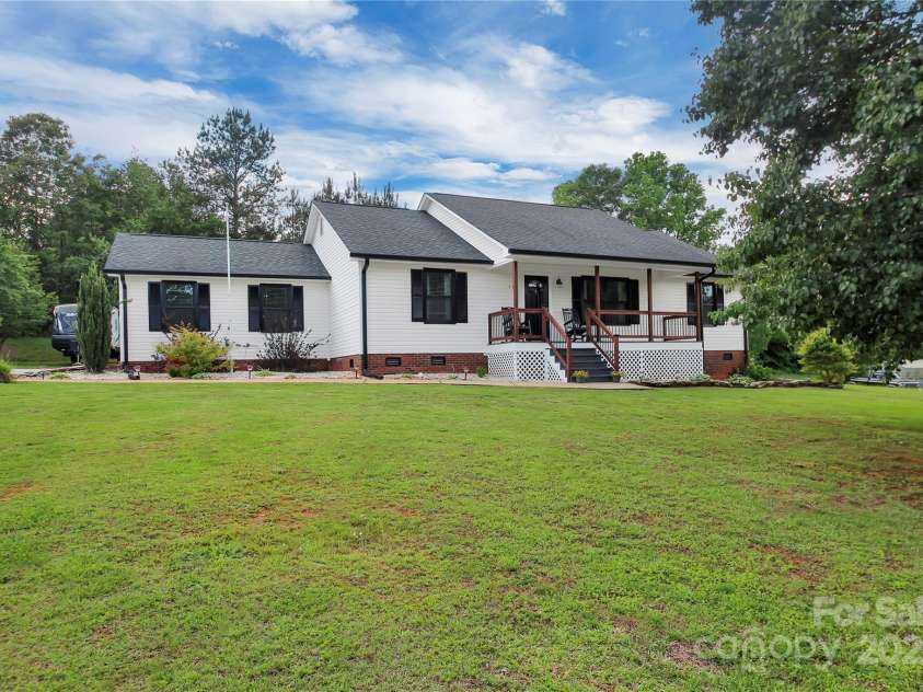 118 Harvey Vale Circle, Blacksburg, SC 29702.  MLS# CAR4259322, YatesRealty ID 21017. 