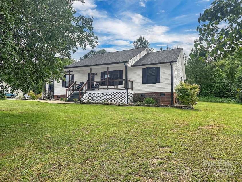 118 Harvey Vale Circle, Blacksburg, SC 29702.  MLS# CAR4259322, YatesRealty ID 21017. 