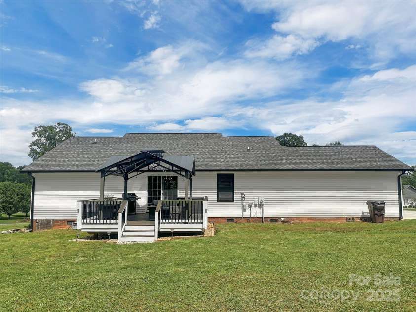 118 Harvey Vale Circle, Blacksburg, SC 29702.  MLS# CAR4259322, YatesRealty ID 21017. 