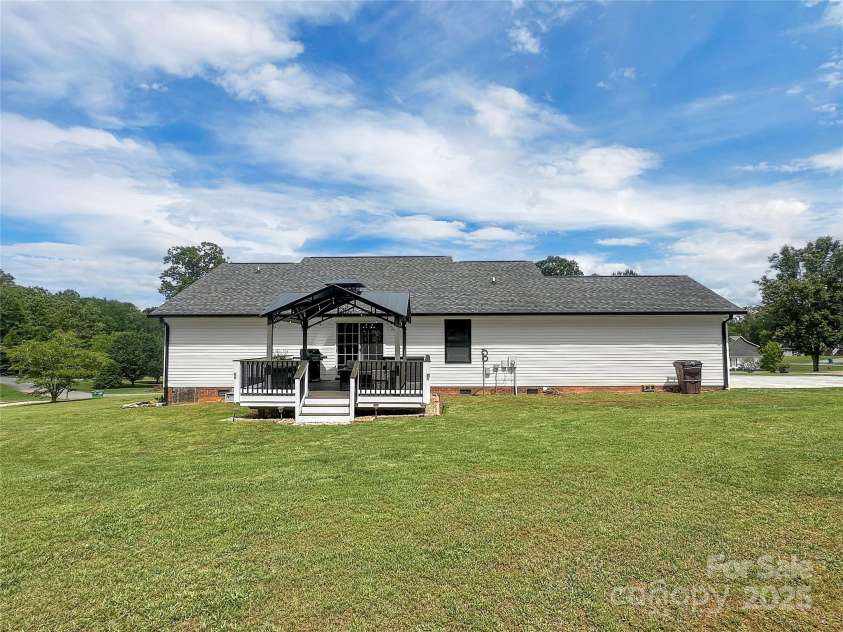 118 Harvey Vale Circle, Blacksburg, SC 29702.  MLS# CAR4259322, YatesRealty ID 21017. 