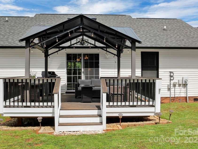 118 Harvey Vale Circle, Blacksburg, SC 29702.  MLS# CAR4259322, YatesRealty ID 21017. 