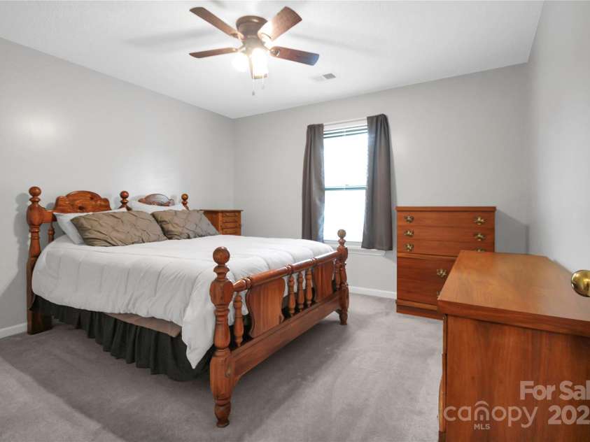 118 Harvey Vale Circle, Blacksburg, SC 29702.  MLS# CAR4259322, YatesRealty ID 21017. 