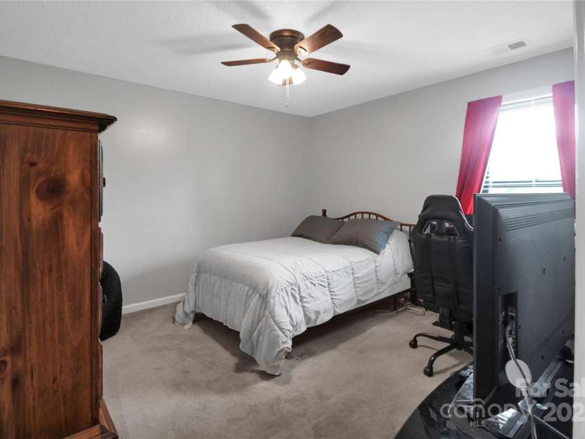 118 Harvey Vale Circle, Blacksburg, SC 29702.  MLS# CAR4259322, YatesRealty ID 21017. 