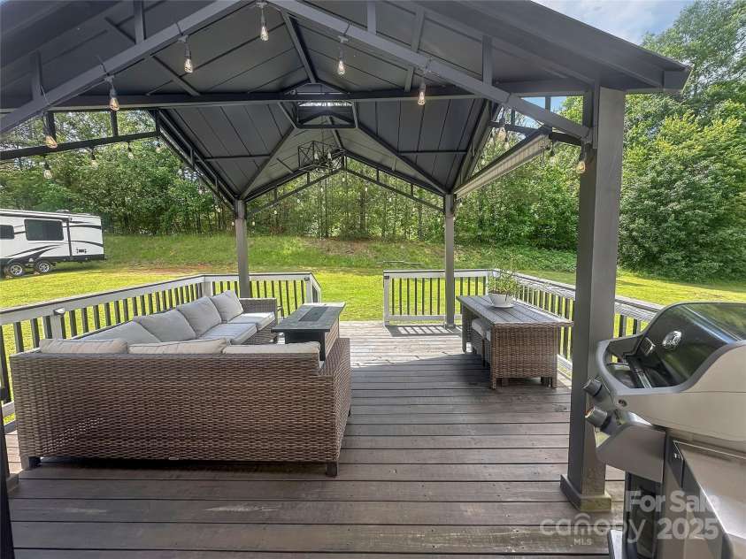 118 Harvey Vale Circle, Blacksburg, SC 29702.  MLS# CAR4259322, YatesRealty ID 21017. 