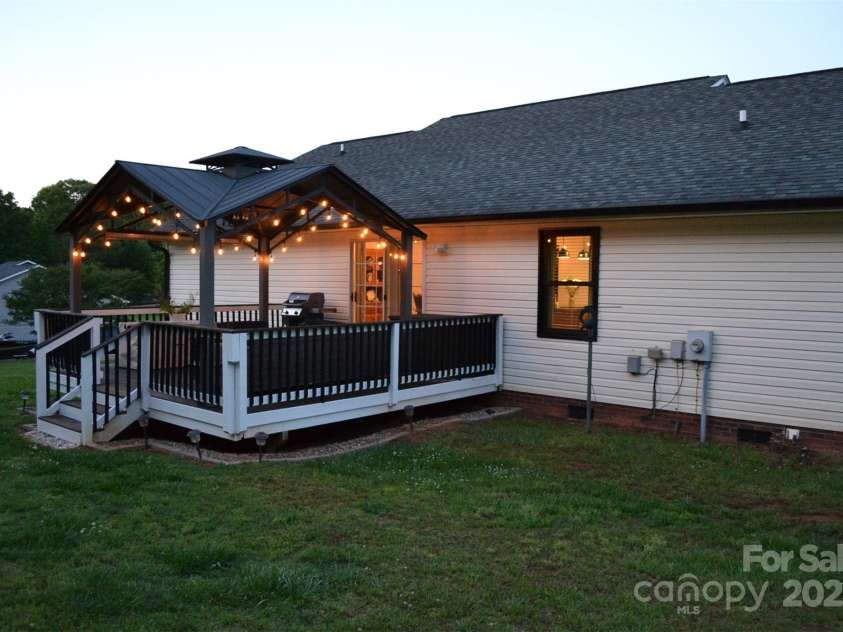 118 Harvey Vale Circle, Blacksburg, SC 29702.  MLS# CAR4259322, YatesRealty ID 21017. 