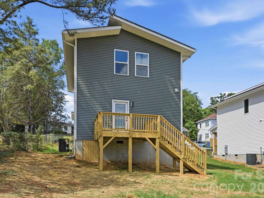 226 Summit Avenue, Albemarle, NC 28001.  MLS# CAR4380435, YatesRealty ID 21017. 
