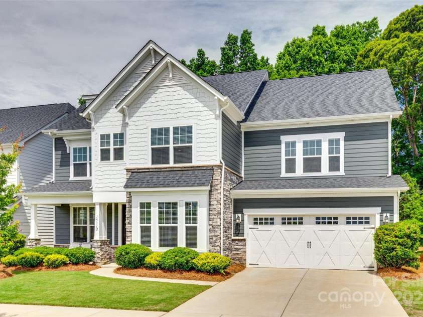 15312 Ravenall Drive, Huntersville, NC 28078.  MLS# CAR4247348, YatesRealty ID 21018. 