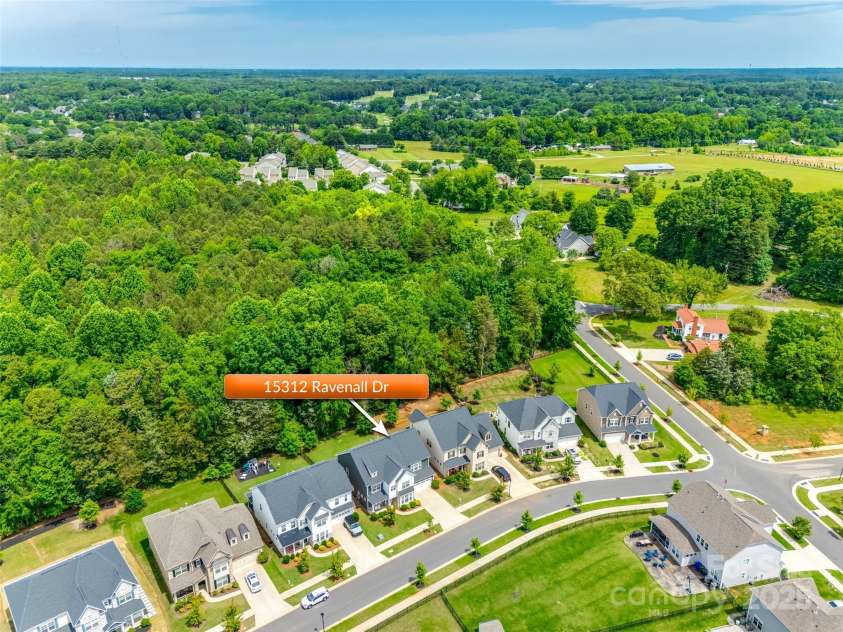 15312 Ravenall Drive, Huntersville, NC 28078.  MLS# CAR4247348, YatesRealty ID 21018. 