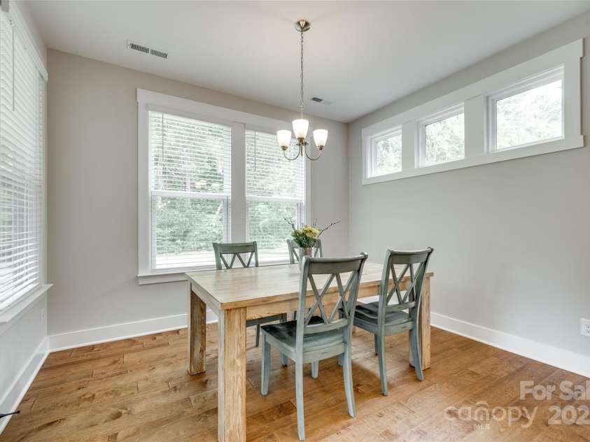 15312 Ravenall Drive, Huntersville, NC 28078.  MLS# CAR4247348, YatesRealty ID 21018. Breakfast nook