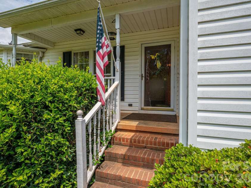 260 Houser Road, Blacksburg, SC 29702.  MLS# CAR4369780, YatesRealty ID 21018. 