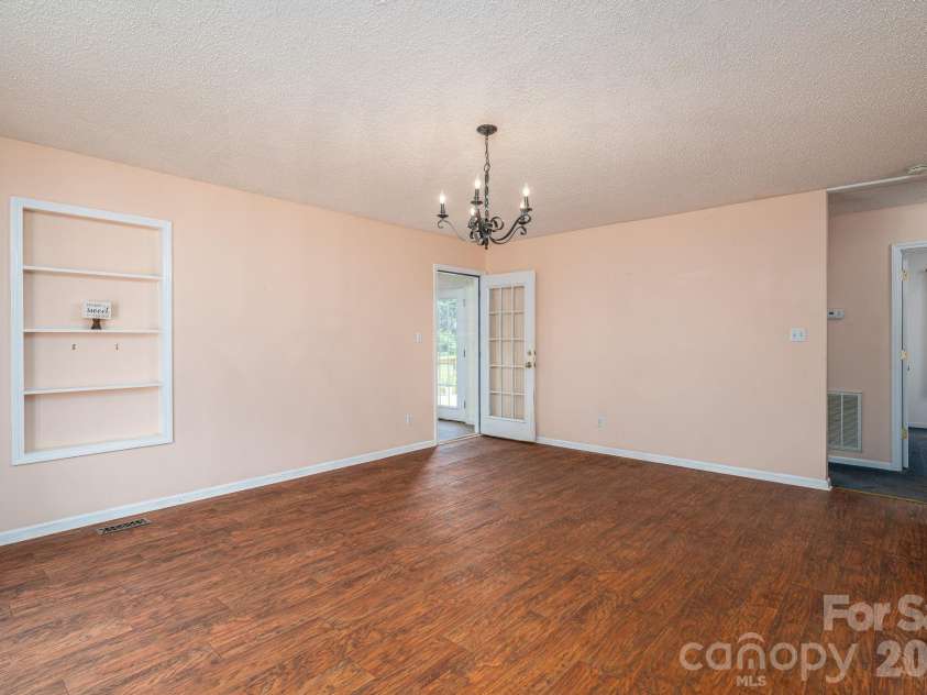 260 Houser Road, Blacksburg, SC 29702.  MLS# CAR4369780, YatesRealty ID 21018. 
