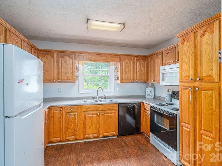 260 Houser Road, Blacksburg, SC 29702.  MLS# CAR4369780, YatesRealty ID 21018. 