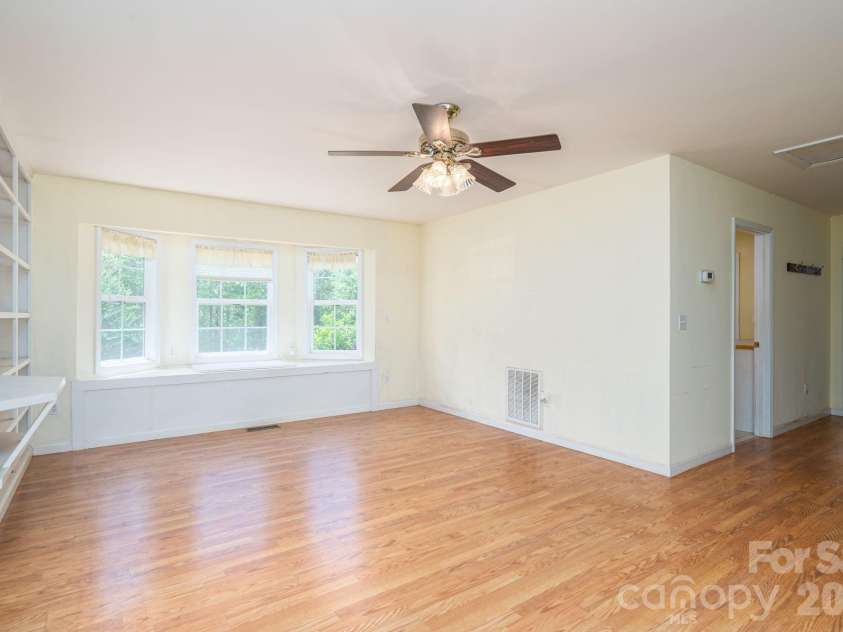 260 Houser Road, Blacksburg, SC 29702.  MLS# CAR4369780, YatesRealty ID 21018. 
