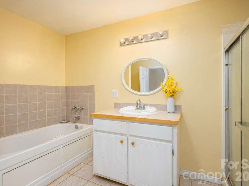 260 Houser Road, Blacksburg, SC 29702.  MLS# CAR4369780, YatesRealty ID 21018. 