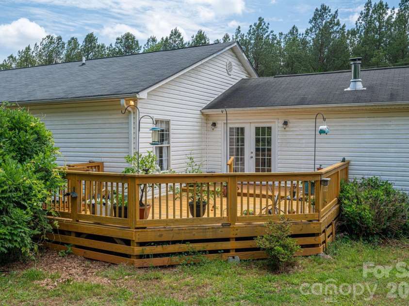260 Houser Road, Blacksburg, SC 29702.  MLS# CAR4369780, YatesRealty ID 21018. 
