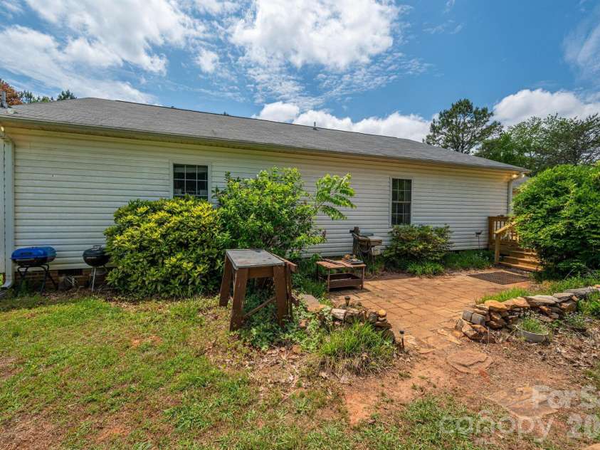 260 Houser Road, Blacksburg, SC 29702.  MLS# CAR4369780, YatesRealty ID 21018. 