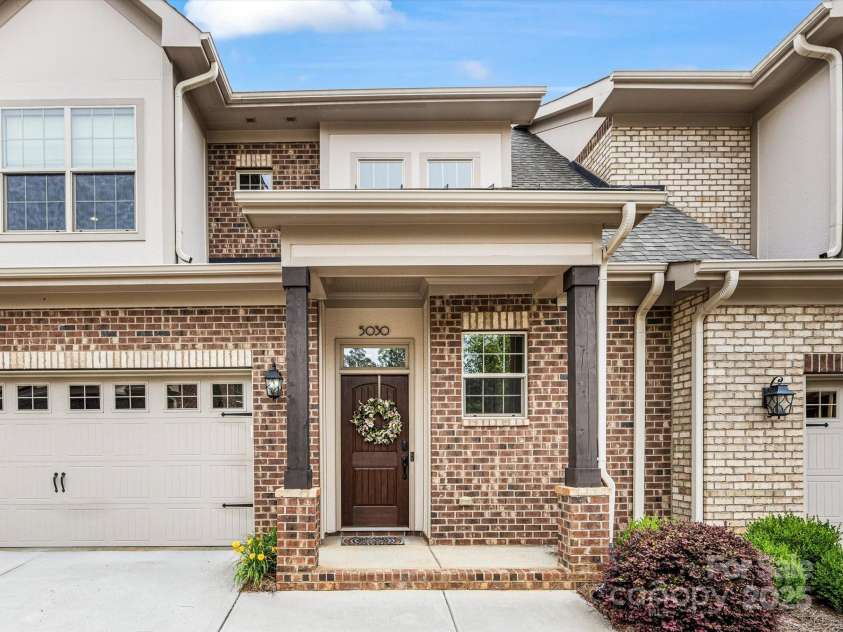 5030 Waldron Meadow Drive, Charlotte, NC 28226.  MLS# CAR4261235, YatesRealty ID 21019. 5030 Waldron Meadow