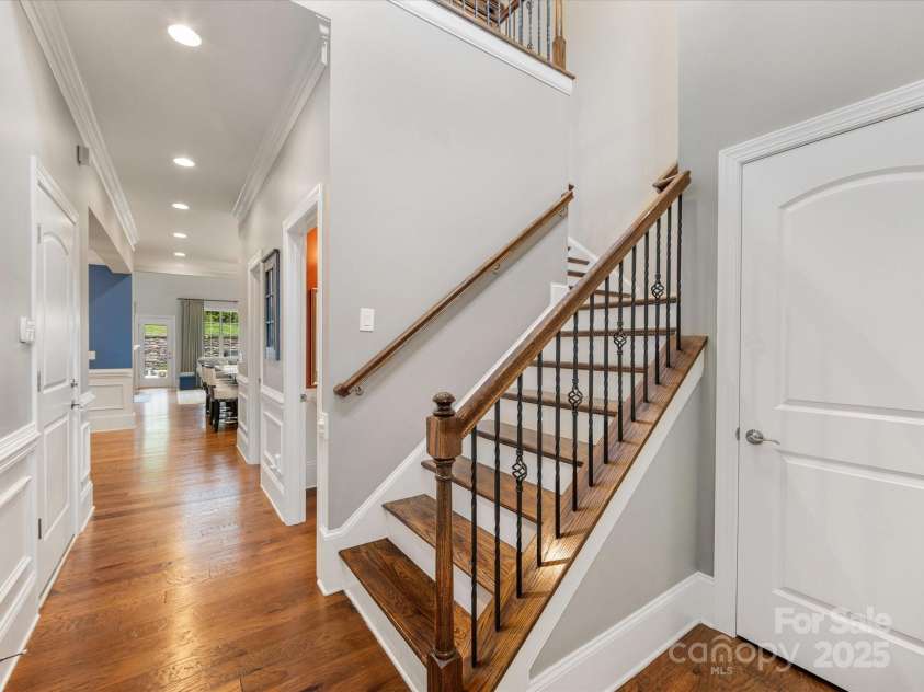 5030 Waldron Meadow Drive, Charlotte, NC 28226.  MLS# CAR4261235, YatesRealty ID 21019. 