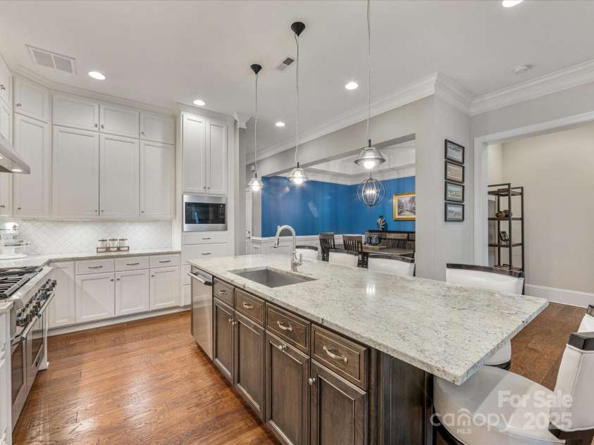5030 Waldron Meadow Drive, Charlotte, NC 28226.  MLS# CAR4261235, YatesRealty ID 21019. 