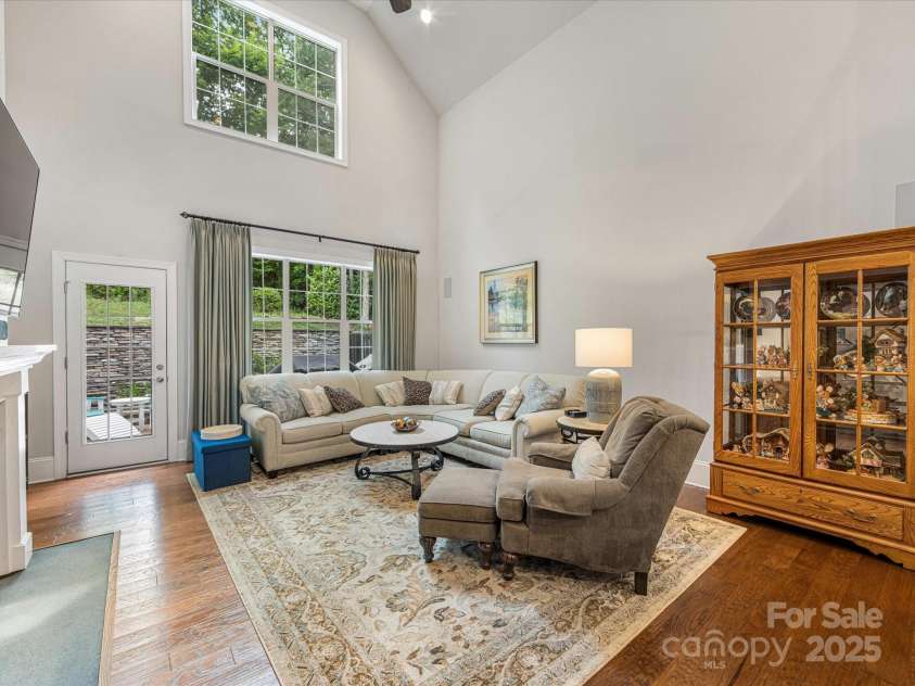5030 Waldron Meadow Drive, Charlotte, NC 28226.  MLS# CAR4261235, YatesRealty ID 21019. 