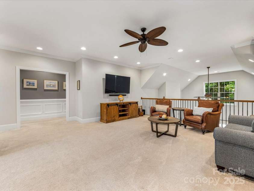 5030 Waldron Meadow Drive, Charlotte, NC 28226.  MLS# CAR4261235, YatesRealty ID 21019. 