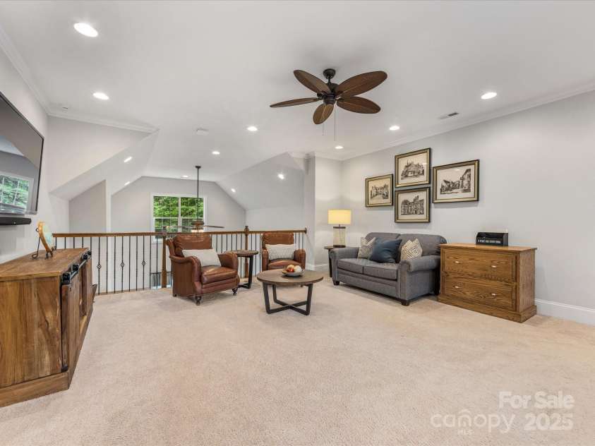 5030 Waldron Meadow Drive, Charlotte, NC 28226.  MLS# CAR4261235, YatesRealty ID 21019. 