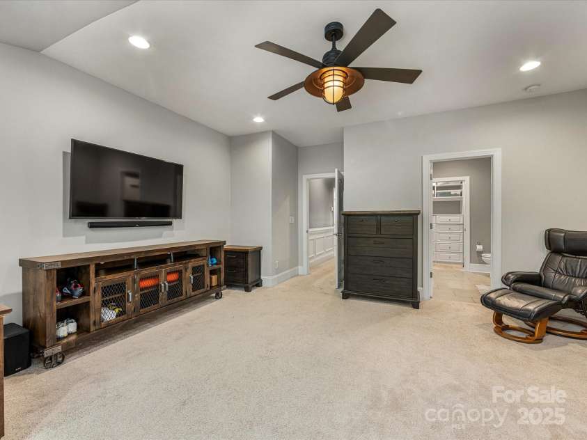 5030 Waldron Meadow Drive, Charlotte, NC 28226.  MLS# CAR4261235, YatesRealty ID 21019. 