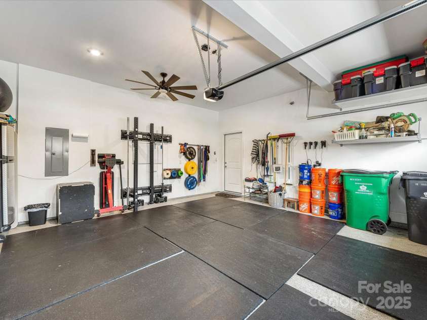 5030 Waldron Meadow Drive, Charlotte, NC 28226.  MLS# CAR4261235, YatesRealty ID 21019. 
