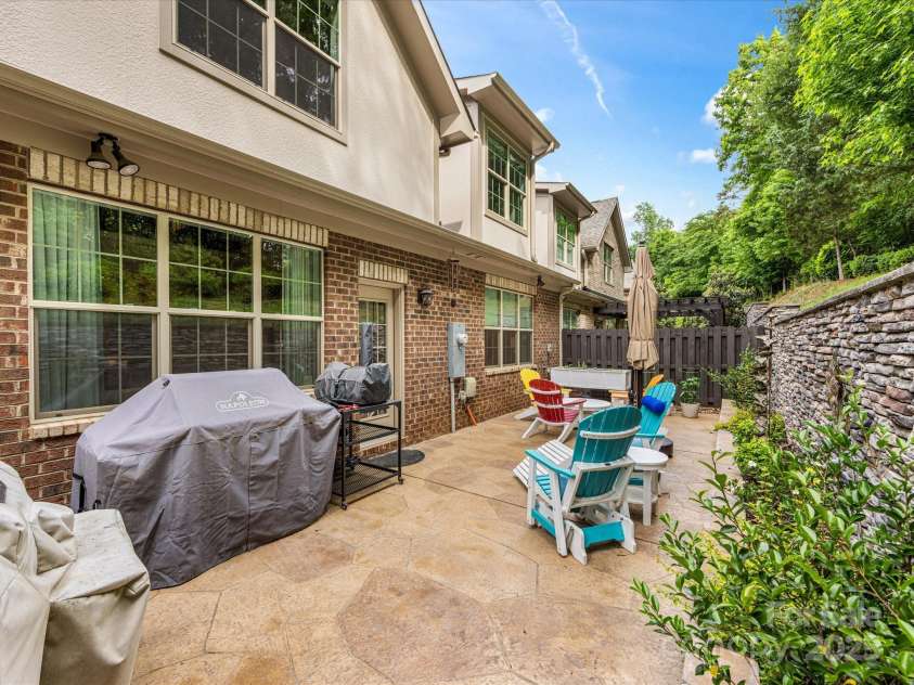 5030 Waldron Meadow Drive, Charlotte, NC 28226.  MLS# CAR4261235, YatesRealty ID 21019. Gas Line to Grill