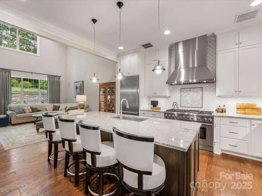 5030 Waldron Meadow Drive, Charlotte, NC 28226.  MLS# CAR4261235, YatesRealty ID 21019. Gourmet Kitchen with large island!
