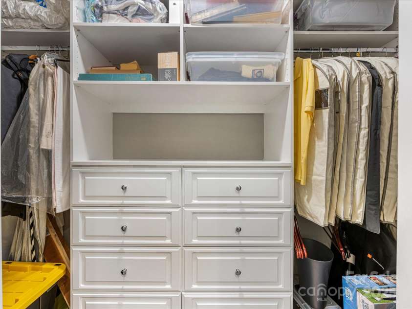 5030 Waldron Meadow Drive, Charlotte, NC 28226.  MLS# CAR4261235, YatesRealty ID 21019. Walk-in Closet