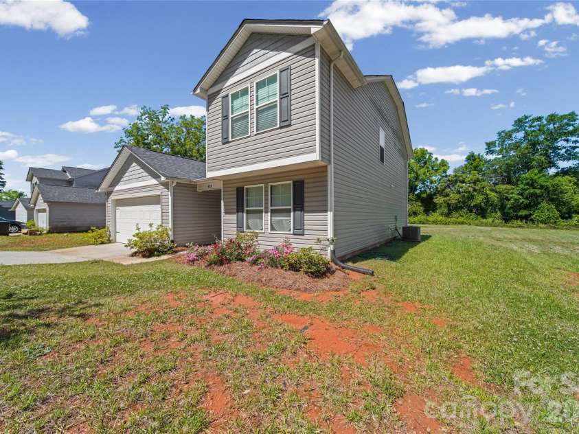 929 Grace Street, Kings Mountain, NC 28086.  MLS# CAR4379522, YatesRealty ID 21019. 