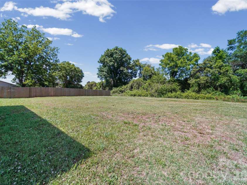 929 Grace Street, Kings Mountain, NC 28086.  MLS# CAR4379522, YatesRealty ID 21019. 