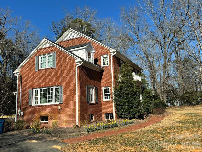 215 Biscoe Road, Troy, NC 27371.  MLS# CAR4346289, YatesRealty ID 2102. 