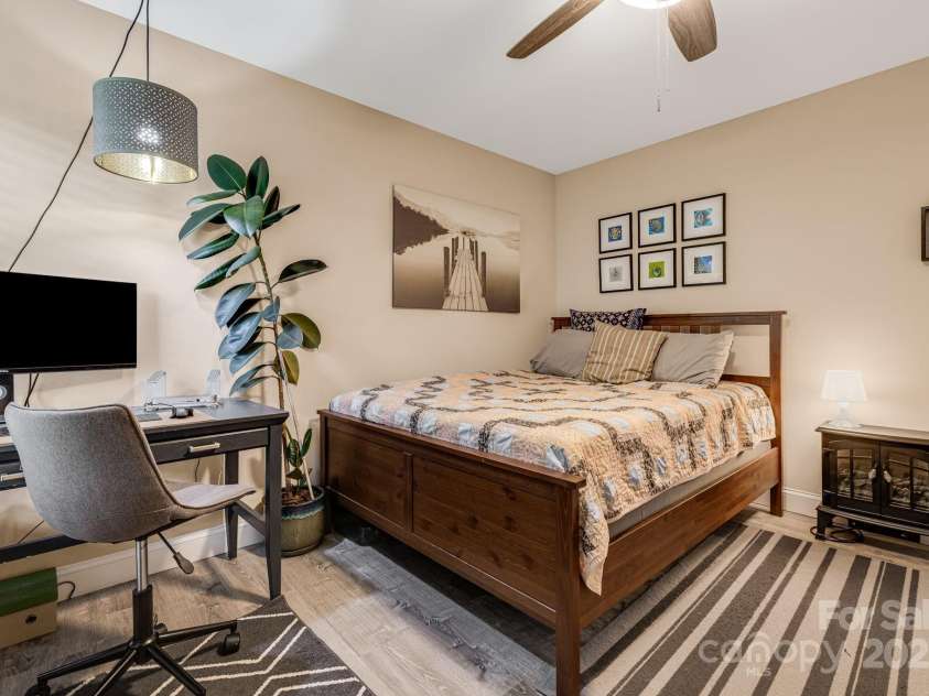 19 Shadowlawn Drive, Asheville, NC 28806.  MLS# CAR4258649, YatesRealty ID 21020. Large Space for Bedroom or Office