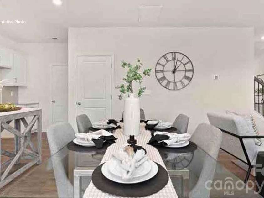 12133 Barred Owl Court, Charlotte, NC 28215.  MLS# CAR4359573, YatesRealty ID 21021. 