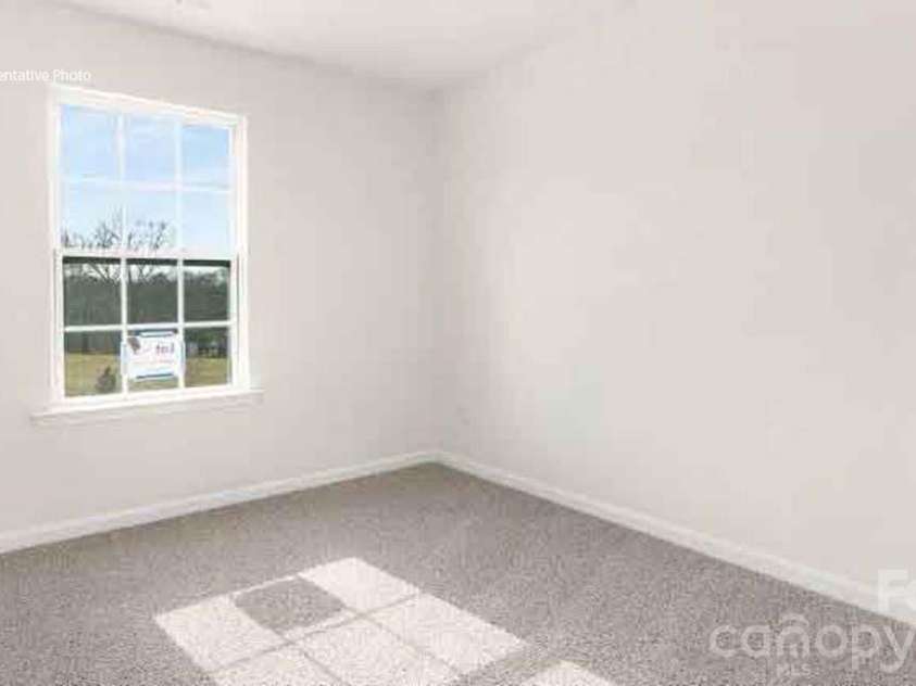 12133 Barred Owl Court, Charlotte, NC 28215.  MLS# CAR4359573, YatesRealty ID 21021. 