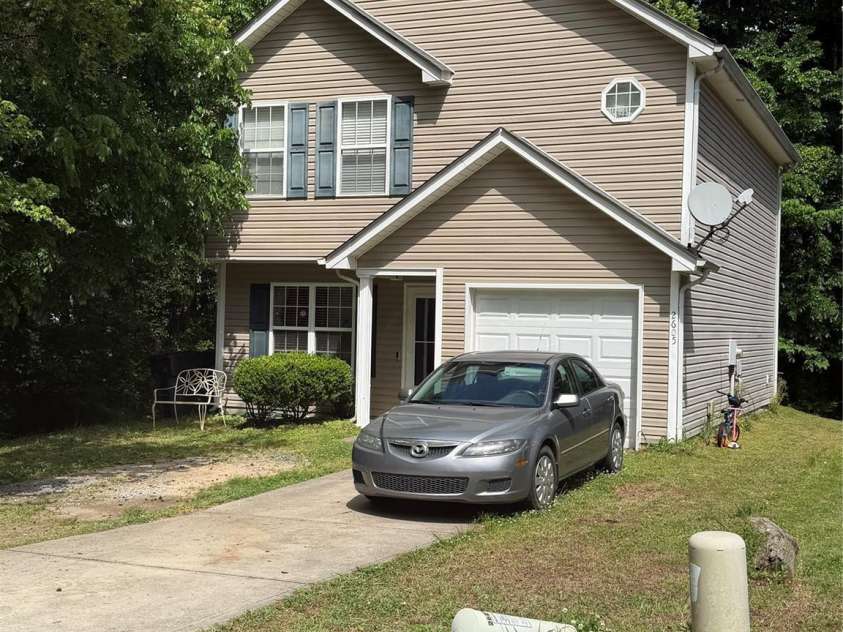 2605 Marmac Road, Charlotte, NC 28208.  MLS# CAR4374501, YatesRealty ID 21024. 