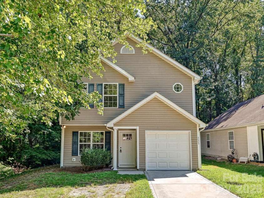 2605 Marmac Road, Charlotte, NC 28208.  MLS# CAR4423314, YatesRealty ID 21024. 