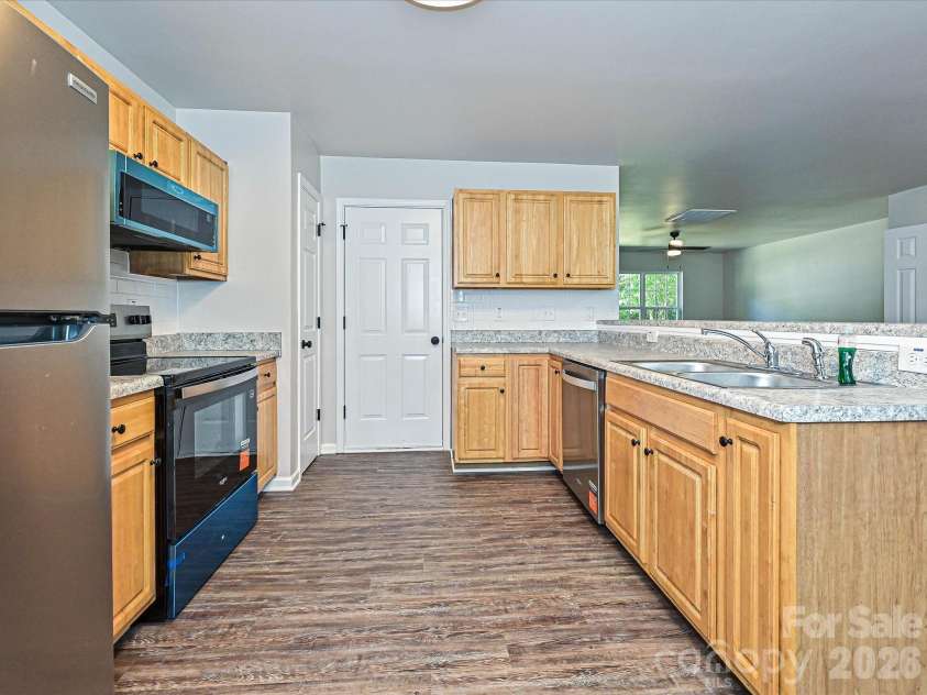 2605 Marmac Road, Charlotte, NC 28208.  MLS# CAR4423314, YatesRealty ID 21024. 