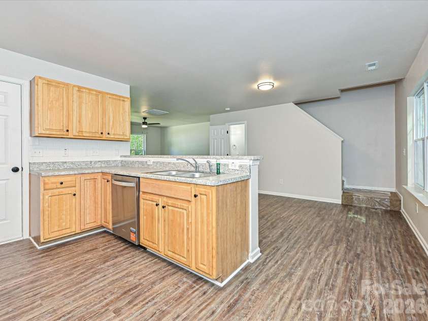 2605 Marmac Road, Charlotte, NC 28208.  MLS# CAR4423314, YatesRealty ID 21024. 