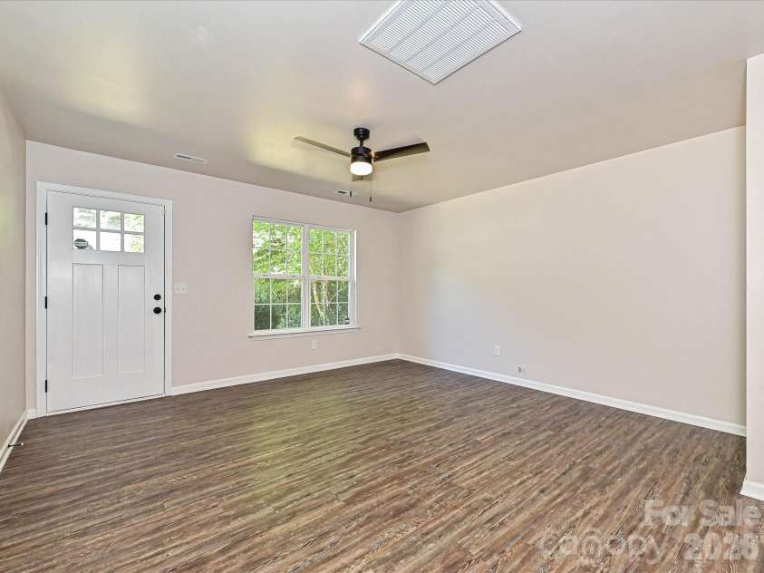 2605 Marmac Road, Charlotte, NC 28208.  MLS# CAR4423314, YatesRealty ID 21024. 