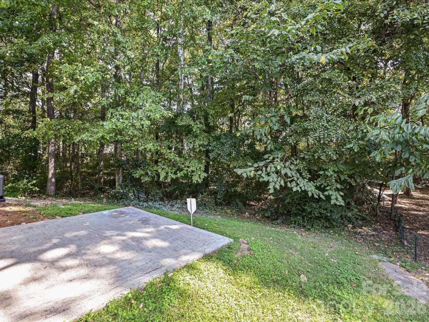 2605 Marmac Road, Charlotte, NC 28208.  MLS# CAR4423314, YatesRealty ID 21024. 