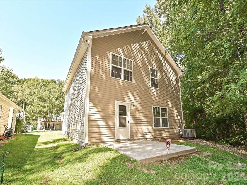 2605 Marmac Road, Charlotte, NC 28208.  MLS# CAR4423314, YatesRealty ID 21024. 
