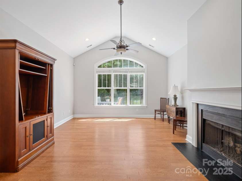 10875 Casetta Drive, Matthews, NC 28105.  MLS# CAR4266003, YatesRealty ID 21025. 