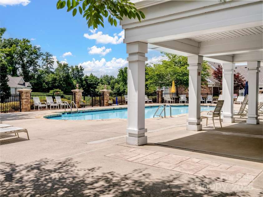 10875 Casetta Drive, Matthews, NC 28105.  MLS# CAR4266003, YatesRealty ID 21025. 